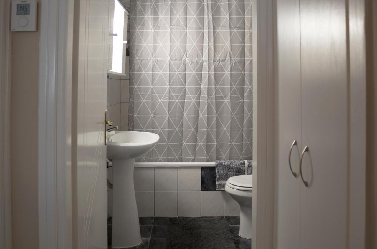 Silene Luxury Apartment Néa Péramos Eksteriør bilde