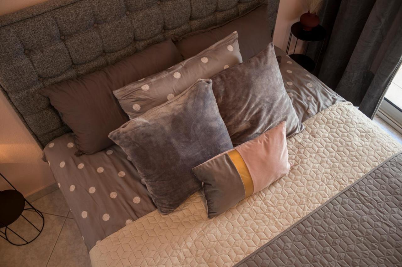 Silene Luxury Apartment Néa Péramos Eksteriør bilde